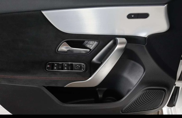 Mercedes-Benz Classe A 200 AMG Line - photo 12