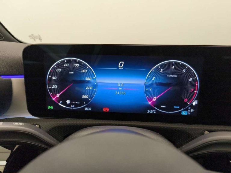 Mercedes-Benz Classe A 180 AMG Line - photo 14