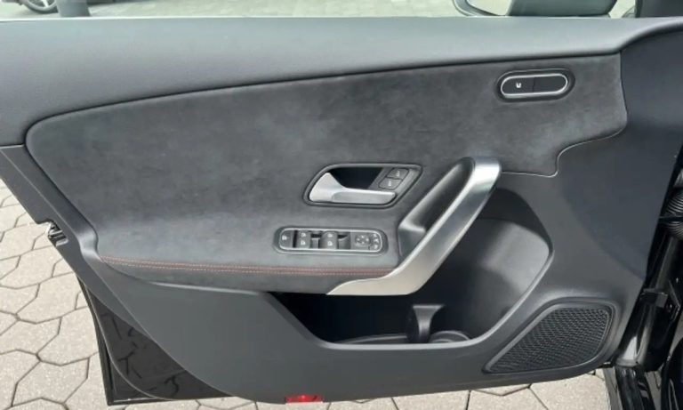 Mercedes-Benz Classe A 180 AMG Line - photo 15