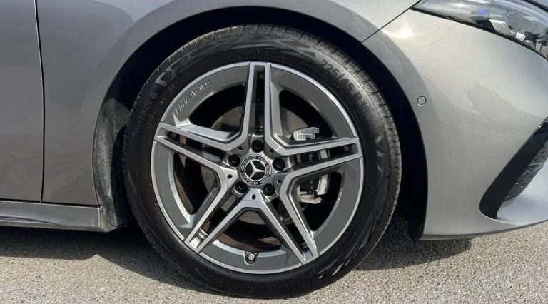 Mercedes-Benz Classe A 200 AMG Line - photo 18