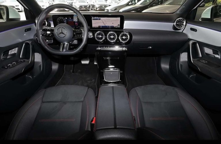 Mercedes-Benz Classe A 200 AMG Line - photo 4