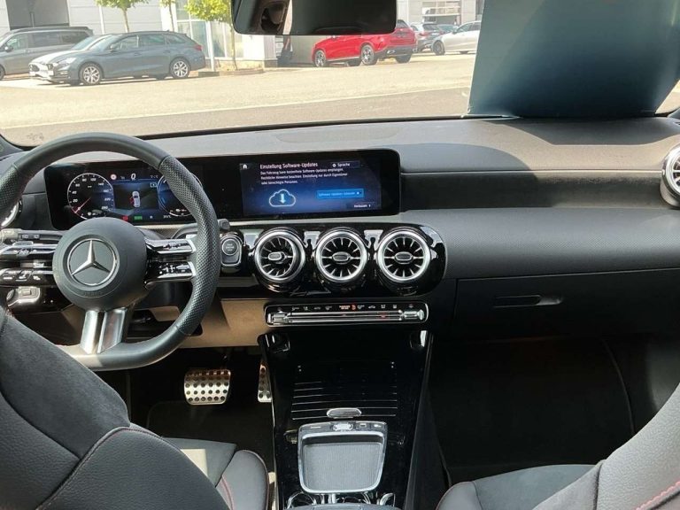 Mercedes-Benz Classe A 250 e AMG Line - photo 6