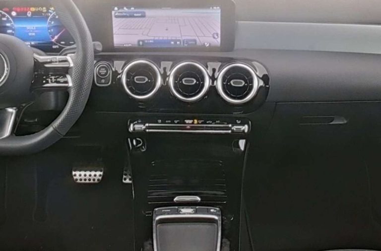 Mercedes-Benz Classe A 180 AMG Line - photo 6
