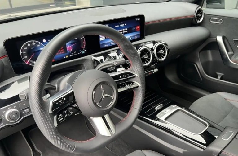Mercedes-Benz Classe A 180 AMG Line - photo 7
