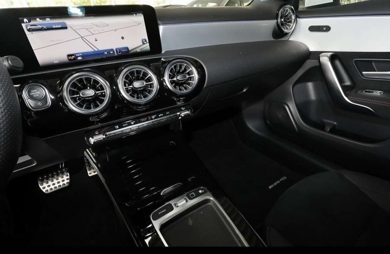 Mercedes-Benz Classe A 200 AMG Line - photo 8