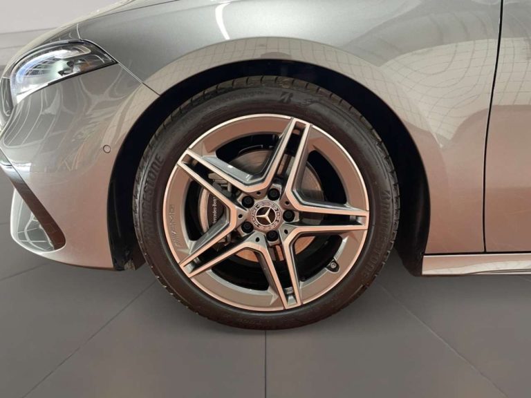 Mercedes-Benz Classe A 200 AMG Line - photo 9