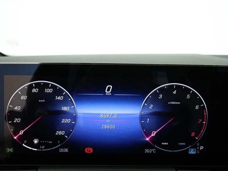 Mercedes-Benz Classe B 220 4MATIC AMG Line - photo 12