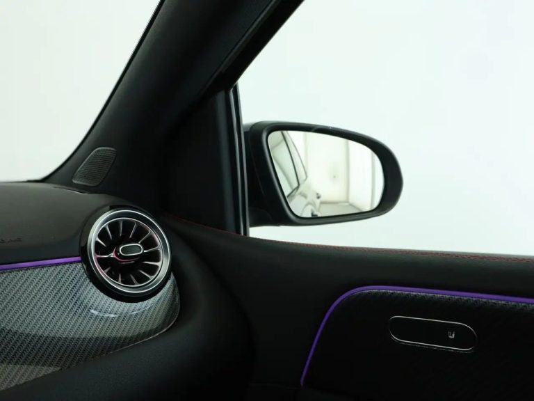 Mercedes-Benz Classe B 220 4MATIC AMG Line - photo 16