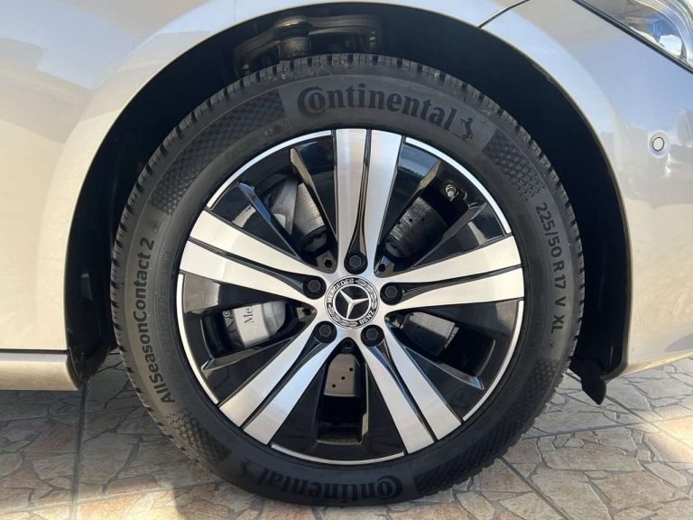 Mercedes-Benz Classe C 300 e Avantgarde - photo 12
