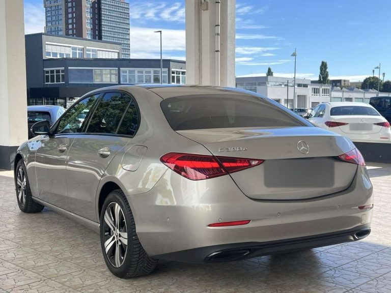 Mercedes-Benz Classe C 300 e Avantgarde - photo 3