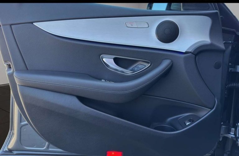 Mercedes-Benz Classe E 220 d Break Avantgarde - photo 12