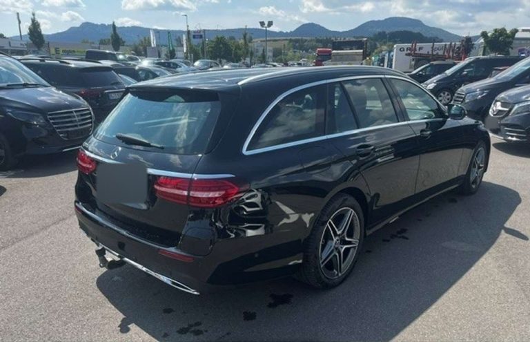 Mercedes-Benz Classe E 300 e Break AMG Line - photo 2