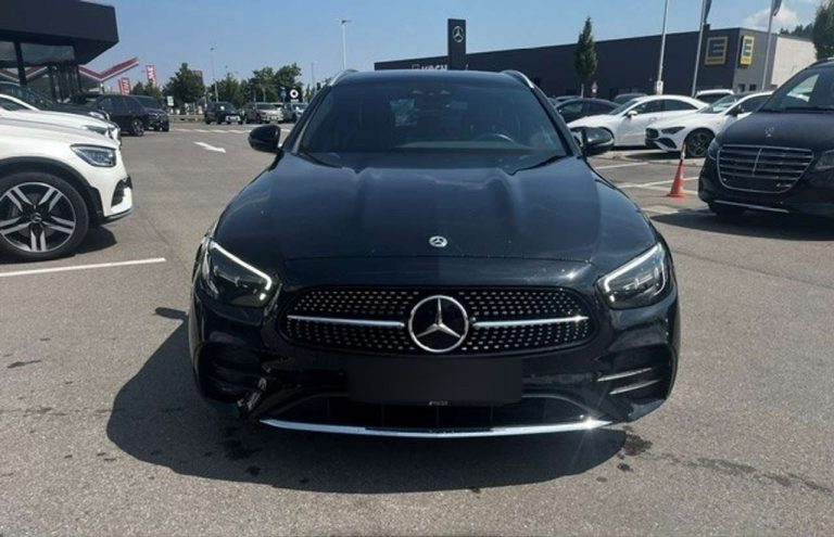 Mercedes-Benz Classe E 300 e Break AMG Line - photo 4