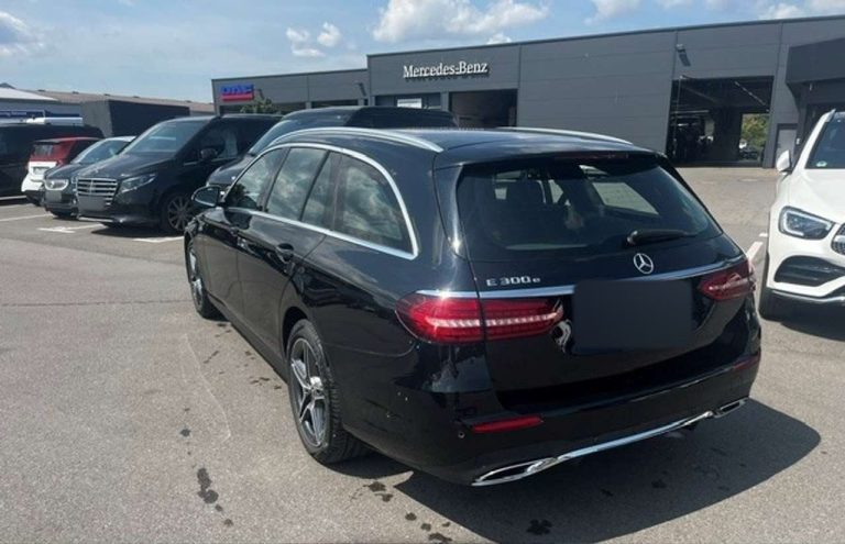 Mercedes-Benz Classe E 300 e Break AMG Line - photo 5