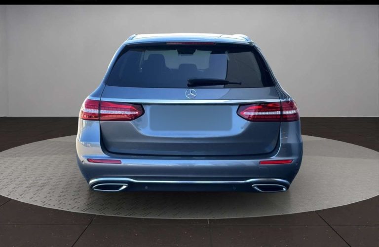 Mercedes-Benz Classe E 220 d Break Avantgarde - photo 5