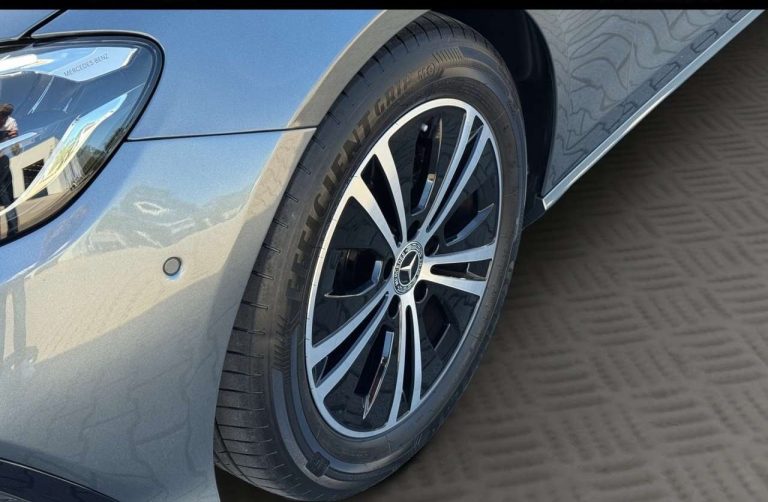 Mercedes-Benz Classe E 220 d Break Avantgarde - photo 6