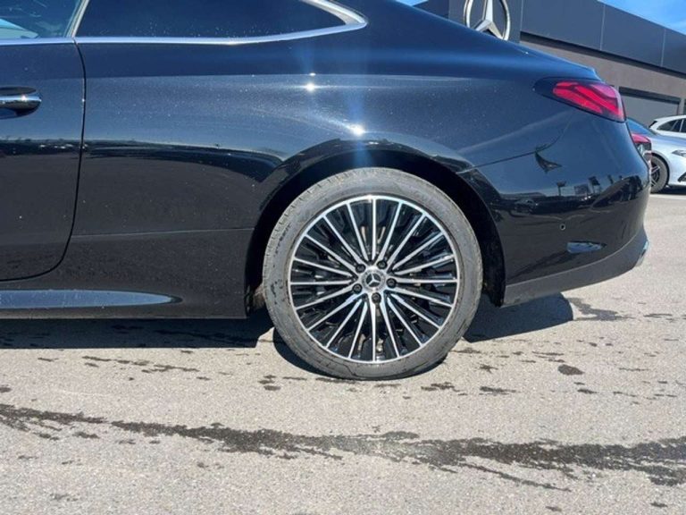 Mercedes-Benz CLE 300 e Coupé AMG Line - photo 12