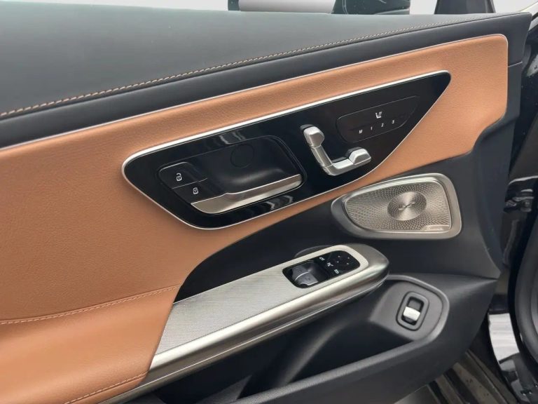 Mercedes-Benz CLE 220 d Coupé AMG Line - photo 18