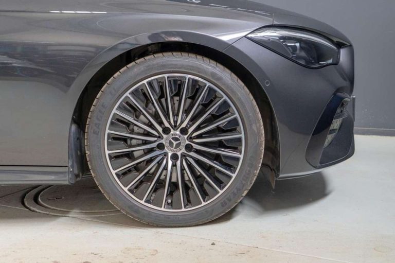 Mercedes-Benz CLE 180 Coupé AMG Line - photo 9