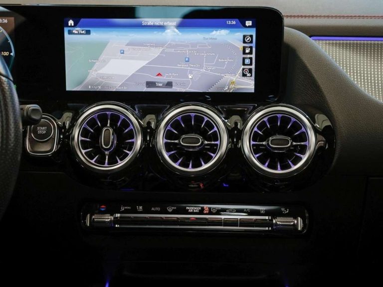 Mercedes-Benz EQA 300 4MATIC AMG Night - photo 10