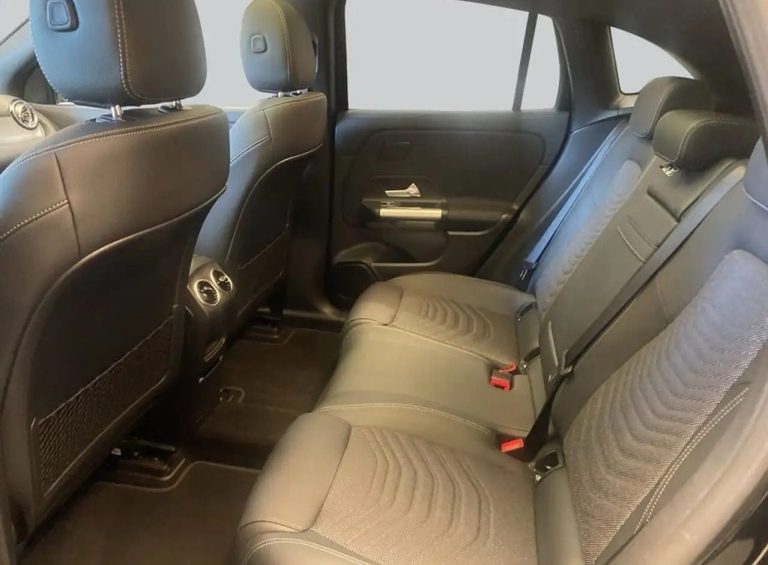Mercedes-Benz EQA 300 4MATIC - photo 11