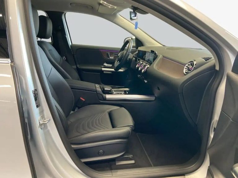 Mercedes-Benz EQA 300 4MATIC - photo 12
