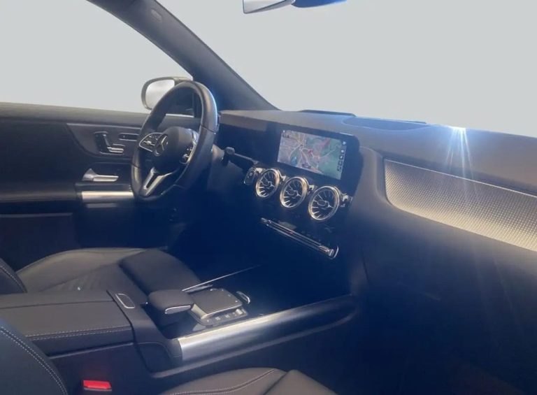 Mercedes-Benz EQA 300 4MATIC - photo 15