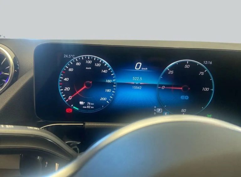 Mercedes-Benz EQA 300 4MATIC - photo 17