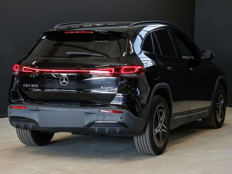 Mercedes-Benz EQA 300 4MATIC AMG Night - photo 2