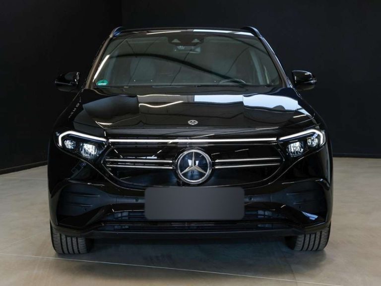 Mercedes-Benz EQA 300 4MATIC AMG Night - photo 3