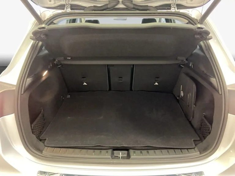 Mercedes-Benz EQA 300 4MATIC - photo 8