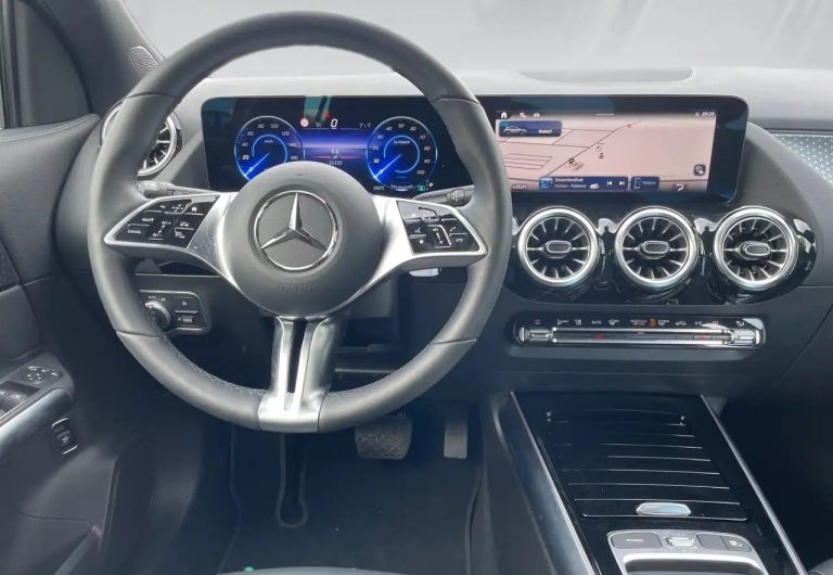 Mercedes-Benz EQA 250+ - photo 11