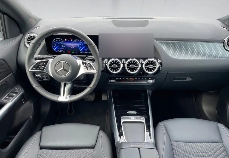 Mercedes-Benz EQA 250+ - photo 12
