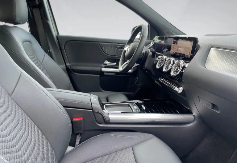 Mercedes-Benz EQA 250+ - photo 9
