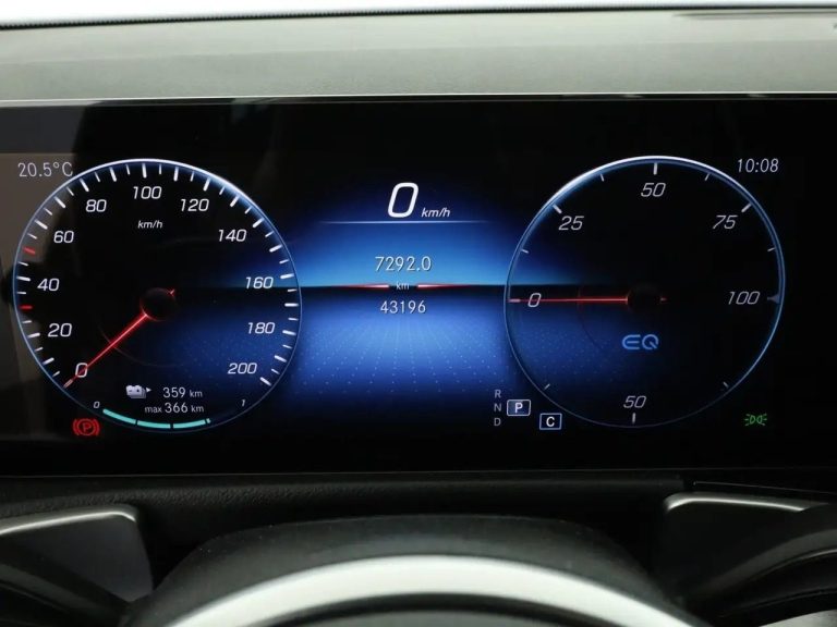 Mercedes-Benz EQB 250 - photo 12