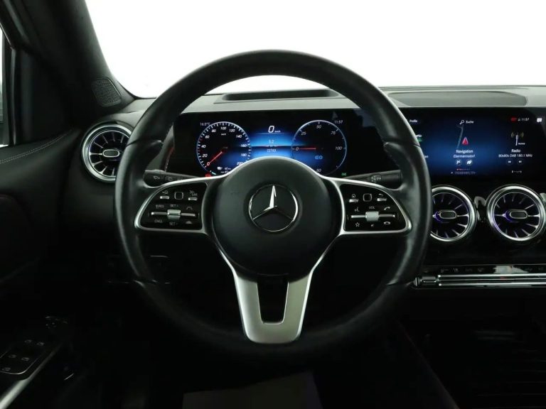 Mercedes-Benz EQB 300 4MATIC - photo 11