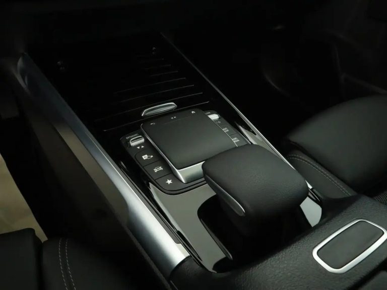 Mercedes-Benz EQB 300 4MATIC - photo 15