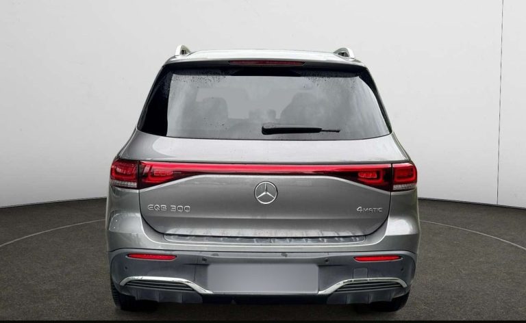 Mercedes-Benz EQB 300 4MATIC AMG Line - photo 6