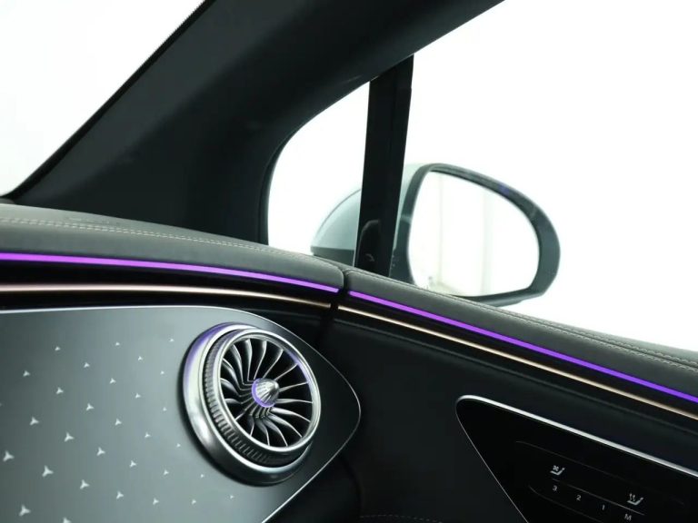 Mercedes-Benz EQE 300 - photo 16