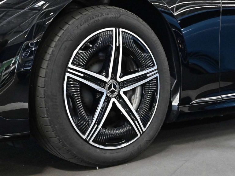 Mercedes-Benz EQE 350 AMG Line - photo 18