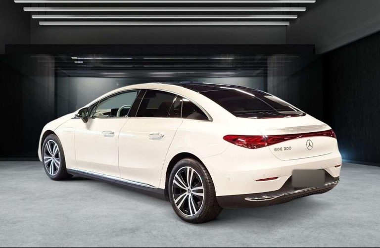 Mercedes-Benz EQE 300 Avantgarde - photo 3
