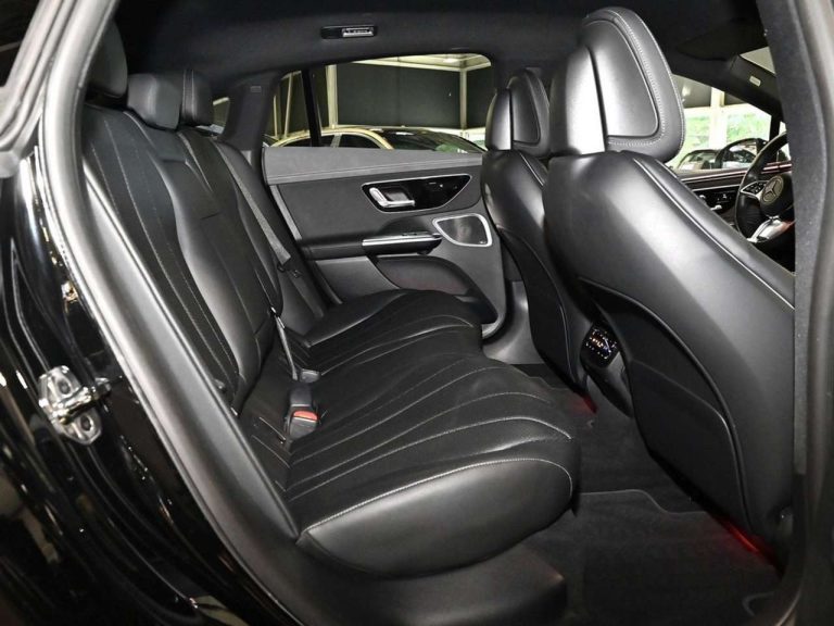 Mercedes-Benz EQE 350 AMG Line - photo 4