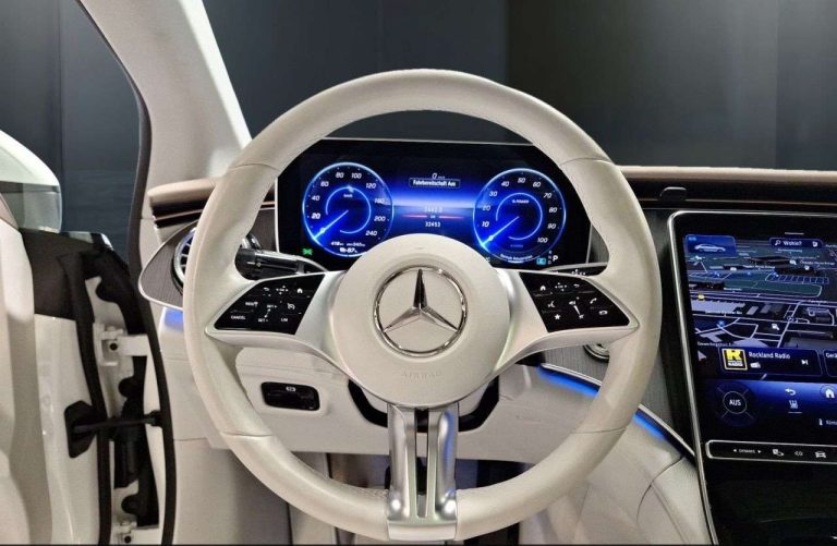 Mercedes-Benz EQE 300 Avantgarde - photo 7