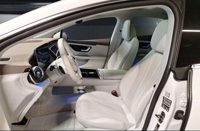 Mercedes-Benz EQE 300 Avantgarde - photo 9