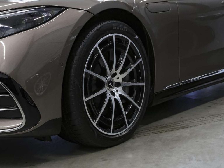 Mercedes-Benz EQS 450+ AMG Line - photo 12