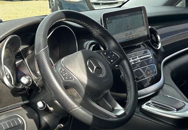 Mercedes-Benz EQV 300 long - photo 13