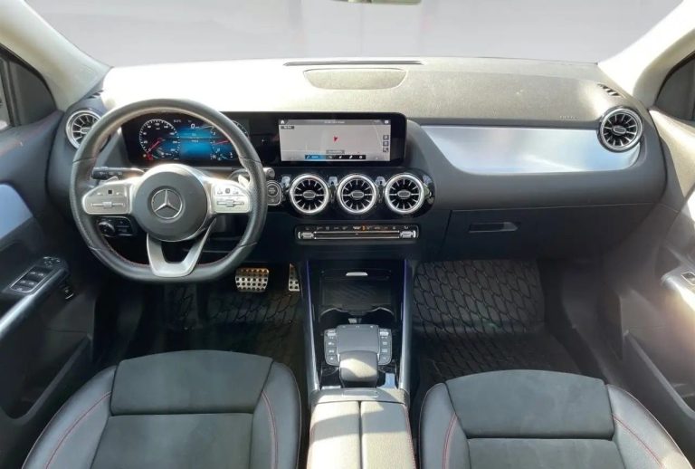 Mercedes-Benz GLA 200 AMG Line - photo 12