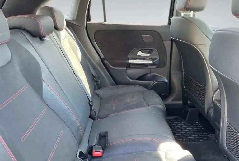 Mercedes-Benz GLA 200 AMG Line - photo 13