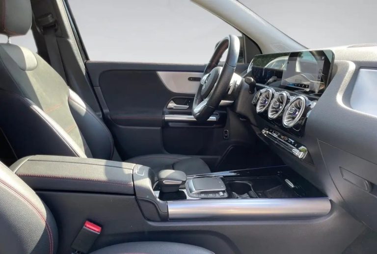 Mercedes-Benz GLA 200 AMG Line - photo 9