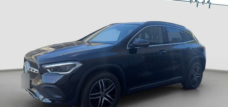 Mercedes-Benz GLA 200 4MATIC Progressive